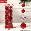 Dettaglio di 24 palline di Natale rosse in set regalo con diverse finiture e decorazioni - Rosso