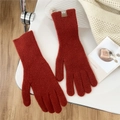 Detail of terracotta knitted gloves with ribbed texture and woven brand logo tag - One Size / Caramel color