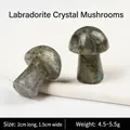 Mini figurine champignon en labradorite naturelle 2cm avec texture minérale gris-vert - Labradorite