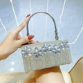 Silberne Abendtasche mit Strass, Kristallblume, Quasten und rundem Metallgriff-Design - Silber
