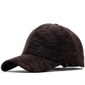 Dunkelbraune gestreifte Baseballkappe mit gebogenem Schirm im minimalistischen Stil - Verstellbar / Kaffeebraun