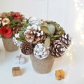 Luxe golden rose pine cone Christmas desktop ornament in rustic burlap wrapped pot - Frosted Green Berry / 18*18*18cm