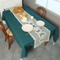 Tovaglia verde petrolio con runner in pizzo floreale bianco e nappe eleganti sui bordi - Bianco Sporco