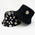 Double-sided daisy bucket hat in black with white floral prints and embroidery - M (56-58cm) / Black and White Daisy (01)
