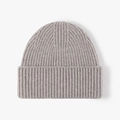 Bonnet en laine mérinos beige avoine à côtes pour une chaleur hivernale élégante - Taille unique / Abricot