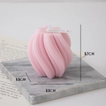 Modern pink spiral twisted geometric scented candle in a refined home decor set - Vertical Spiral / Pink (White Peach Oolong)