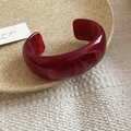Bracciale rigido in acrilico vintage con trama marmo rosso scuro e design aperto - Braccialetto 70# - Rosso