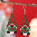Pendientes de gnomo navideño de madera con diseño festivo en rojo y verde - Gnomo con Caja de Regalo