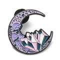 Broche en émail forêt fantastique avec croissant de lune et champignons violets - Champignon de Lune