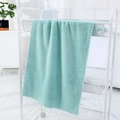 Serviette en polaire corail vert menthe doux avec bordures renforcées sur étagère - 30*30cm / Vert