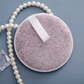 Piumino struccante viola chiaro in fibra di carbone di bambù con cinturino bianco - Viola