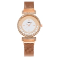 Montre femme en or rose tendance avec lunette en cristaux et bracelet maille - Or rose