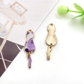 Schattige geëmailleerde kattenbedel met beweegbare staart in paars voor DIY-sieraden - 10x34mm / Paarse Rug Kat