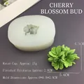 Macro detail van kersenbloesem siliconen mal met afmetingen en bloemtextuur - Kersenbloesemknop Vorm / Halfdoorzichtig Wit
