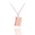 Collar con colgante de sobre minimalista en oro rosa y cadena tipo O pulida - Oro rosa