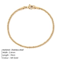 Makroaufnahme der 2,4mm geflochtenen Edelstahlkette mit 14K Gold-Karabinerverschluss - 19cm / Gold