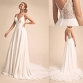 Elegante witte chiffon trouwjurk met V-hals, kanten rug en een lange vloeiende sleep - US 2(S) / Ivoor