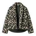 Detail der gesteppten Baumwolljacke mit Leopardenmuster, großem Revers und Fronttaschen - S / Grünes Leopardenmuster
