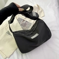Borsa a spalla in nylon nero con tracolla larga e mini portamonete staccabile - Nero