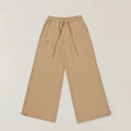 Dettaglio di pantaloni cargo kaki a gamba larga con coulisse regolabile in vita - XS / Deserto