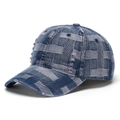 Nahaufnahme von gewebtem Denim-Stoff mit abgenutzten Fransen-Details an einer Retro-Mütze - Einheitsgröße(Einstellbar) / Dunkelblau (A)