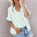 Camisa de manga corta con rayas verticales verdes y blancas para un estilo de verano - Verde claro