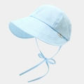 Sneldrogende ademende blauw gestreepte zonnehoed voor kinderen met kinbandje - Eén maat / Lichtblauw