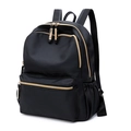 Mochila clásica de tela oxford negra para mujer con elegantes cremalleras doradas y bolsillos - Talla única / Negro