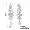 Dettagli degli orecchini pendenti in zircone con misure di 6,1 cm di lunghezza e 1,6 cm di larghezza - Argento (E02600-1)
