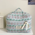 Trousse à maquillage matelassée à carreaux bleus avec tulipes et grand nœud blanc - Tulipe à Carreaux Bleus [Trousse de Maquillage]