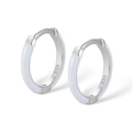 Dettaglio ravvicinato di orecchini a cerchio in argento 925 con smalto bianco - Argento 925 / Smalto Bianco - Color Platino
