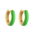 Detail of green enamel coating on gold-plated C-shaped hoop earrings for women - Green