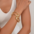 Bracelet manchette doré minimaliste au design fluide irrégulier avec anneaux superposés - Bracelet Jonc Ouvert à Lignes Fluides Irrégulières (SL225) / Diamètre Intérieur 6,7 cm / Or