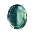 Pierre de soucis en agate verte ovale avec finition lisse polie sur fond blanc - Agate mousse / 45*35*8mm