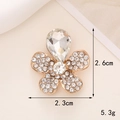 Accessoire fleur en cristal scintillant sur base dorée, dimensions 2,6 cm par 2,3 cm - D434 Fleur à Cinq Pétales en Forme de Goutte
