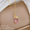 Dettaglio della collana con pietra rosa a goccia e specifiche su peso e misura - Pendaglio a Goccia d'Acqua Rosa (C215)