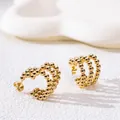 Orecchini a cerchio a C in oro con design a tre file di sfere su superficie in pietra - Cuore / Oro Cuore