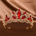 Tiara vintage dorata con grandi cristalli rossi e decorazioni barocche floreali - Rosso