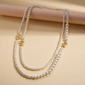 Élégant collier de perles multicouche avec pendentifs numéro cinq dorés sertis de cristaux - Sautoir en Perles Multicouches Long Chiffre 5 / Blanc