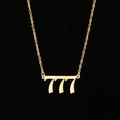 Collier en acier inoxydable doré avec pendentif chiffre porte-bonheur 777 sur fond noir - 777(XT777G)