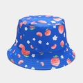 Dettaglio del cappello pescatore reversibile blu con pesca e cuciture in tela di cotone - M / Blu
