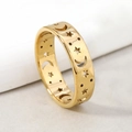 Goldener Edelstahlring mit ausgestanzten Stern- und Mondmustern im Himmelsdesign - US 6 / Gold
