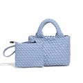Hellblaue handgewebte Mini-Tasche im Set mit passender Handgelenktasche und Karomuster - Azurblau