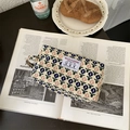 Détail de la trousse de toilette en velours côtelé avec motifs tulipes et zip - Tulipe Florale Bleue Beige