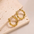 Boucles d'oreilles créoles bambou plaquées or 18k sur un support en pierre beige - EH074/Créole Bambou Polie
