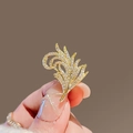 Elegant gold leaf brooch with crystals for suits, stylish boutique accessory for women - 468# Leaf