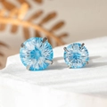 Ohrstecker aus Titanstahl mit blauem Zirkonia im Feuerwerksschliff und Schraubverschluss - Himmelblau