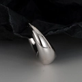 Poliertes S925 Sterling Silber Crescent Creolen mit glänzendem Finish für Damen - Weißgold (Einzeln) / 925er Silber