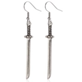 Boucles d'oreilles katana argentées rétro avec détails gravés et crochet long - Forme de Sabre Katana (ZW727)