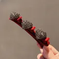 Rote beflockte Haarspange mit grauen glitzernden Herzen für geflochtene Frisuren - Herz Nach Links / Burgunderrot